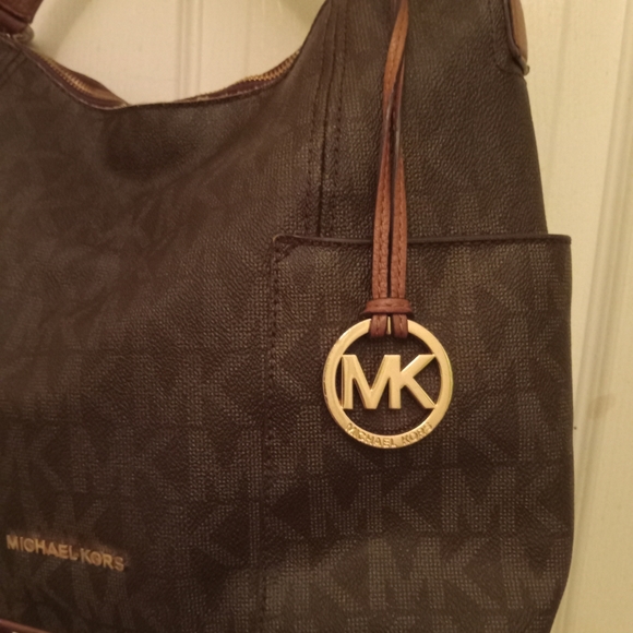 *SOLD**MICHAEL KORS   PURSE - Picture 3 of 7